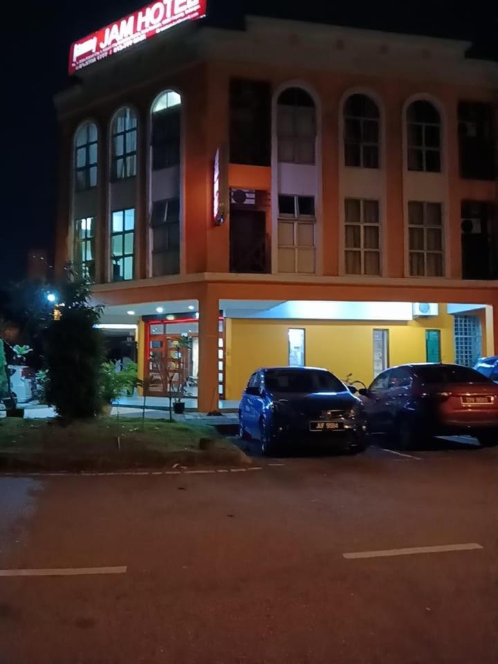 Jam Hotel Kota Warisan Sepang @ Erl Salak Tinggi, Klia 1-2 & F1 Экстерьер фото