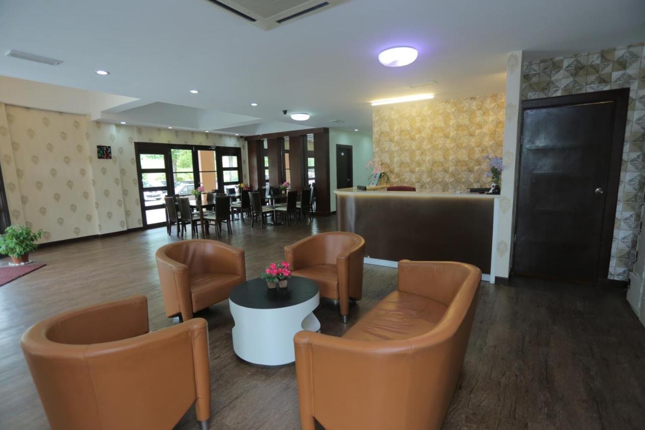 Jam Hotel Kota Warisan Sepang @ Erl Salak Tinggi, Klia 1-2 & F1 Экстерьер фото