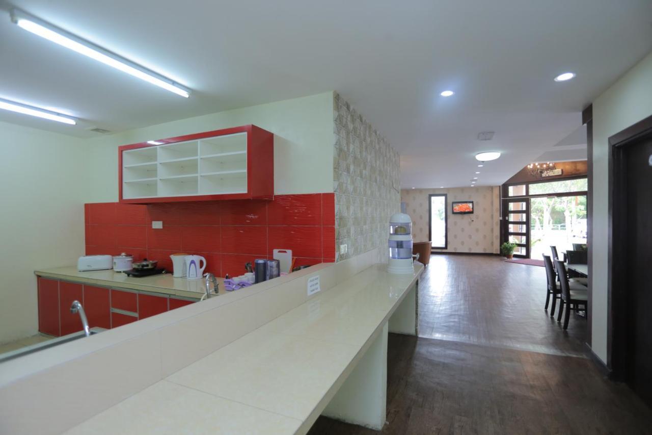Jam Hotel Kota Warisan Sepang @ Erl Salak Tinggi, Klia 1-2 & F1 Экстерьер фото