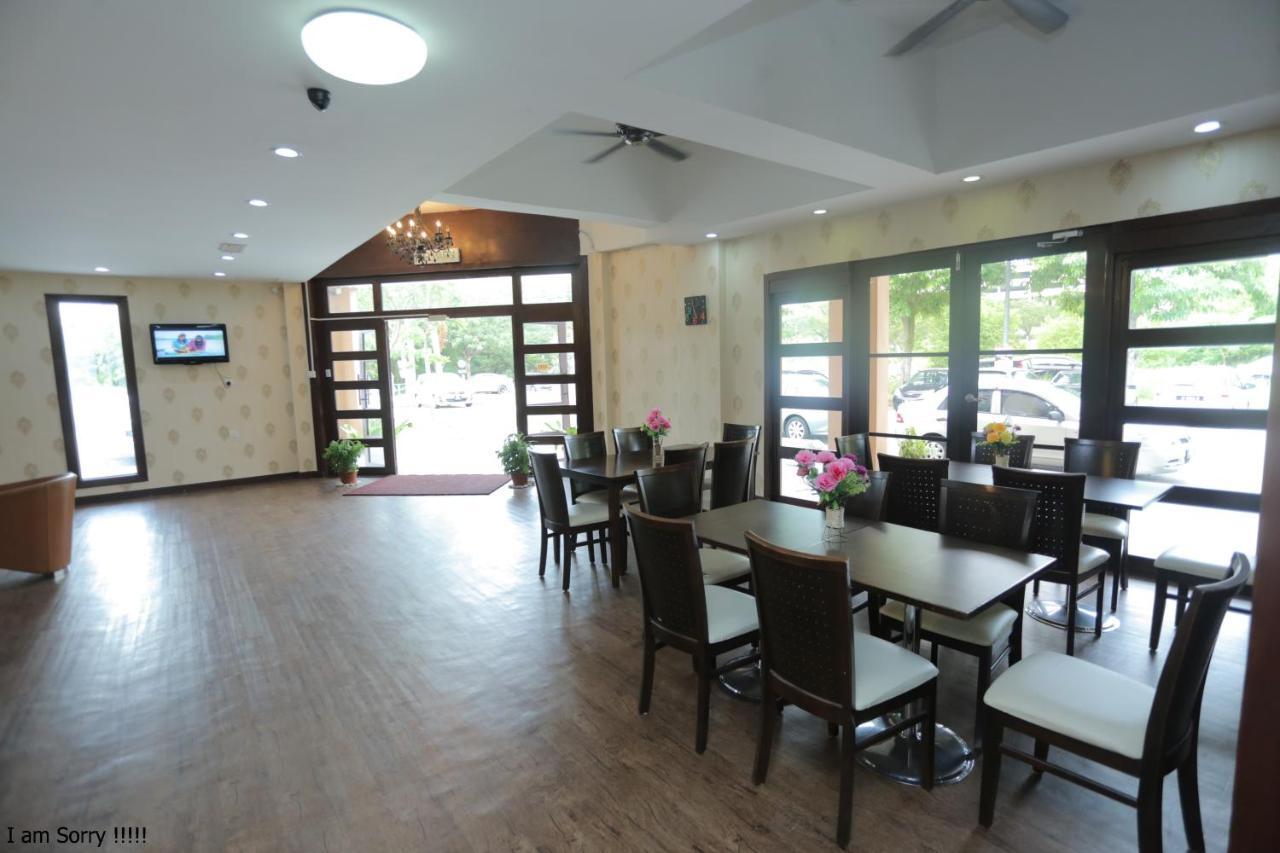 Jam Hotel Kota Warisan Sepang @ Erl Salak Tinggi, Klia 1-2 & F1 Экстерьер фото